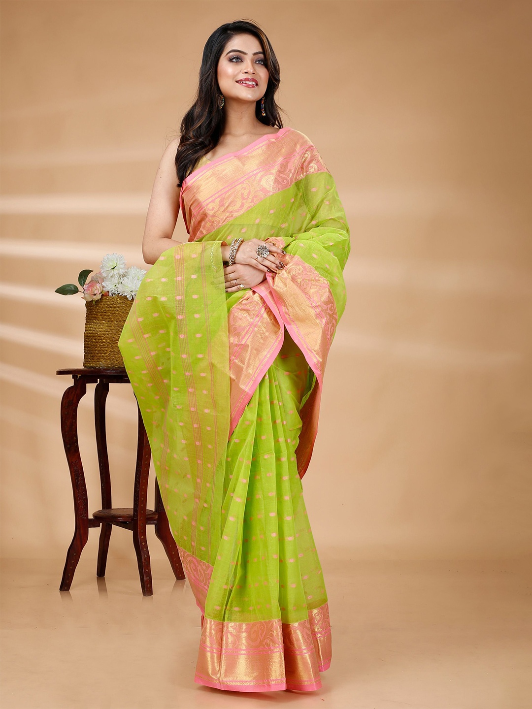 

PuJoy Woven Design Pure Cotton Taant Saree, Green