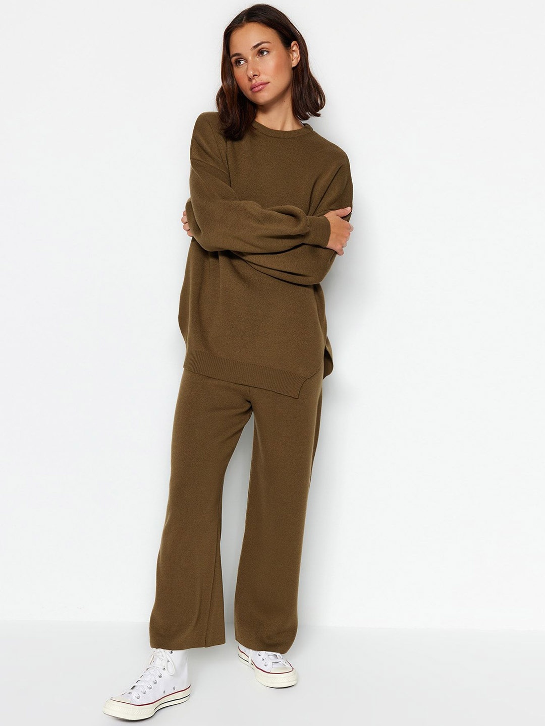 

Trendyol Round NeckSweatshirt & Trousers, Khaki
