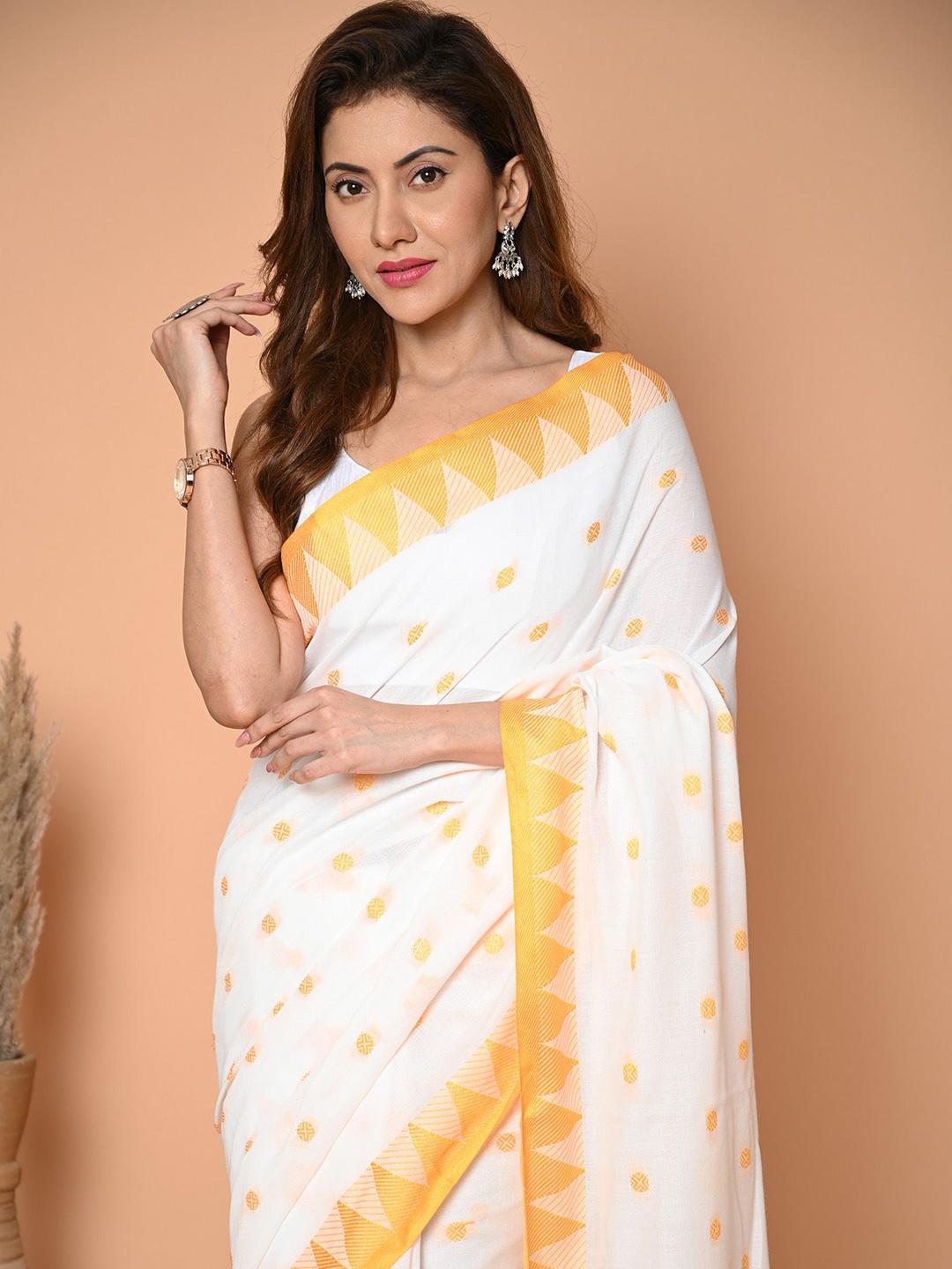 

BEATITUDE Woven Design Pure Cotton Saree, White