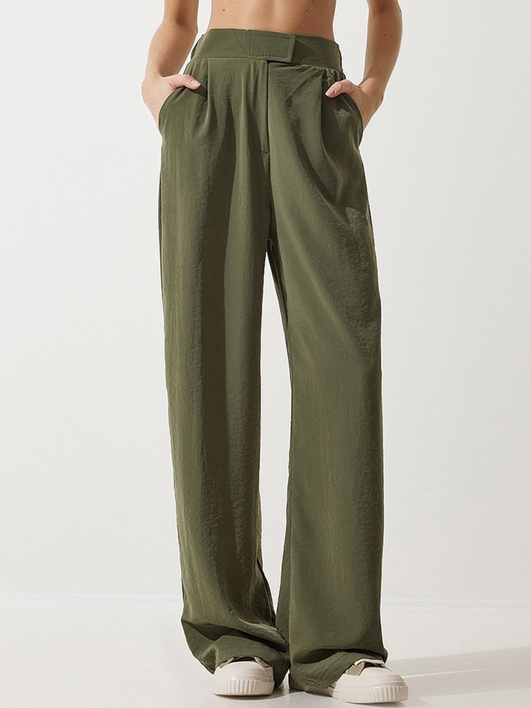 

Happiness istanbul Women Loose Fit Pleated Parallel Trousers, Olive