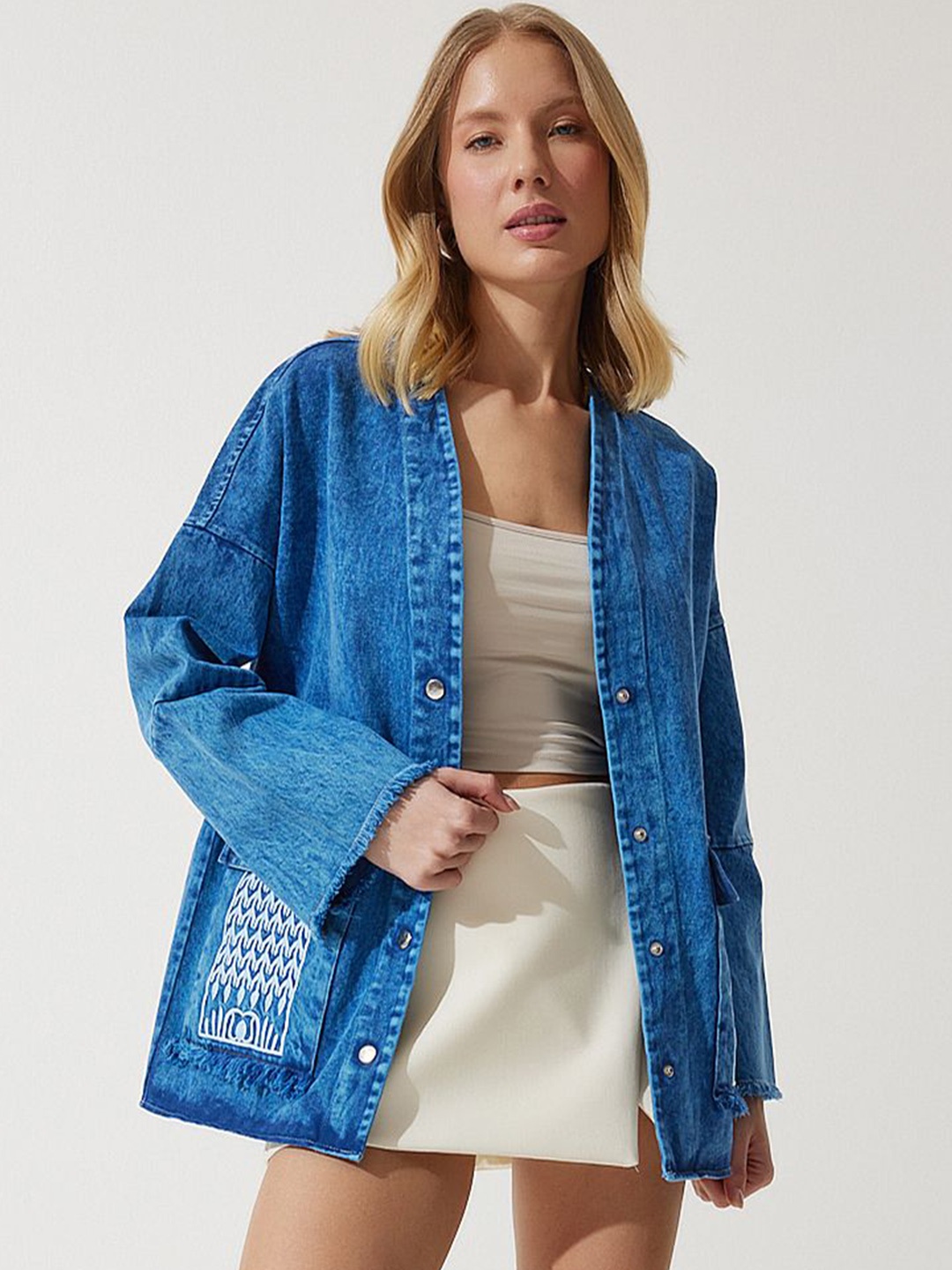 

Happiness istanbul Women Striped Longline Denim Jacket with Patchwork, Na