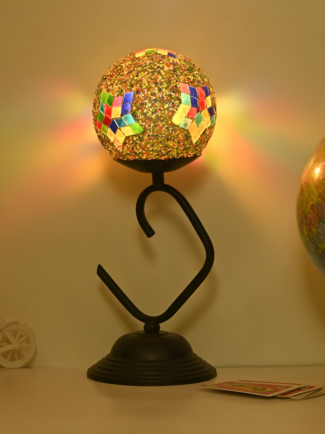 

Afast Red Glass Traditional Spherical Table Lamp with Adjustable Cord