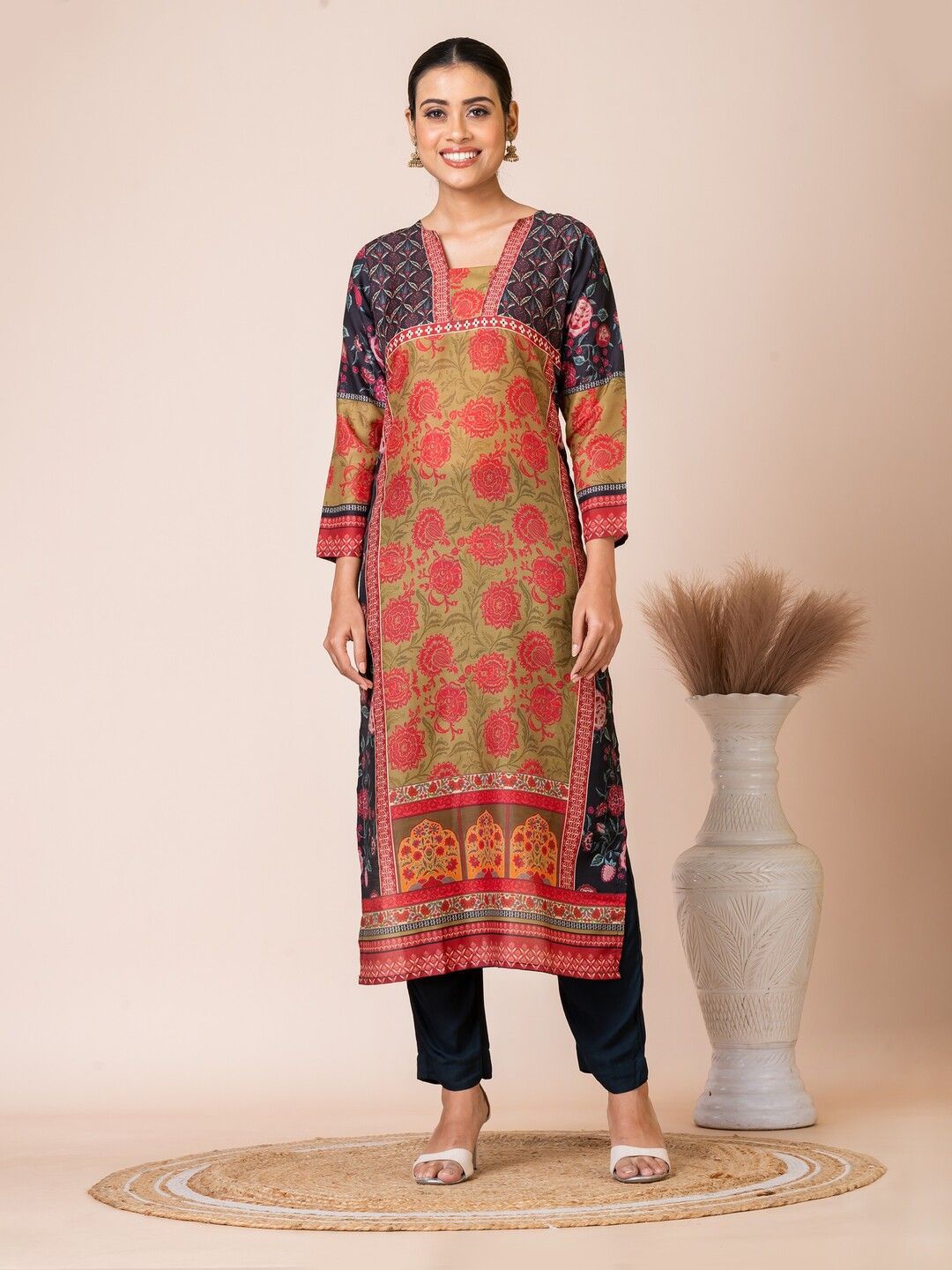 

SARSO Floral Printed Straight Kurta, Green