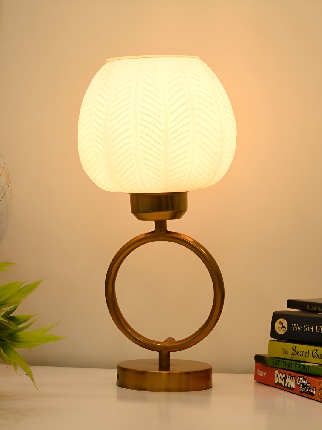 

Afast Gold Toned & White Textured Traditional Glass Table Lamp With Adjustable Cord