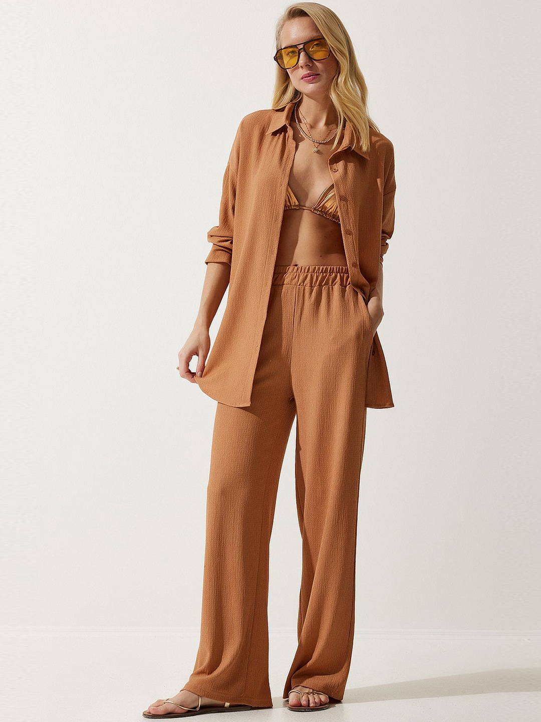 

Happiness istanbul Self Design Long Sleeves Shirt With Trousers, Brown