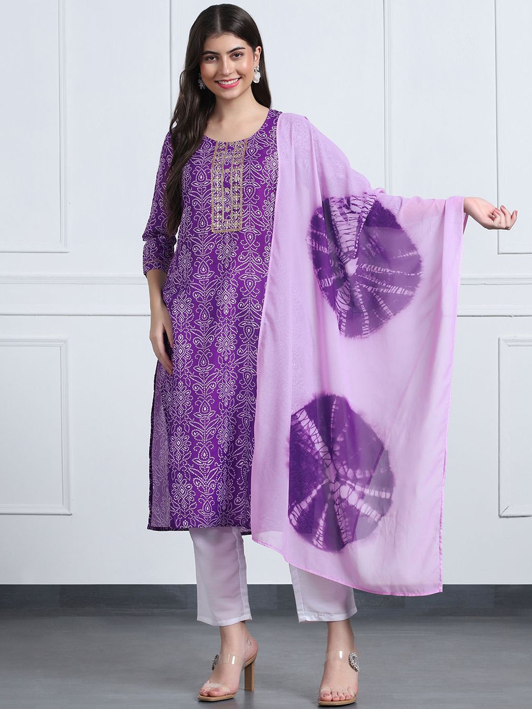 

FASHION DREAM Bandhani Printed Straight Kurta With Trouser & Dupatta, Purple