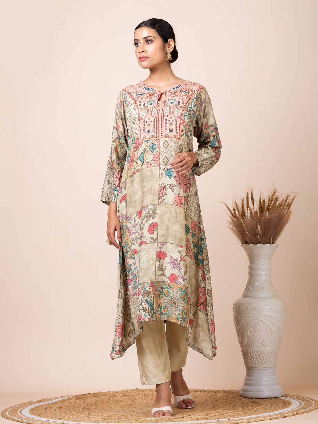 

SARSO Ethnic Motifs Printed Keyhole Neck A-Line Kurta, Beige