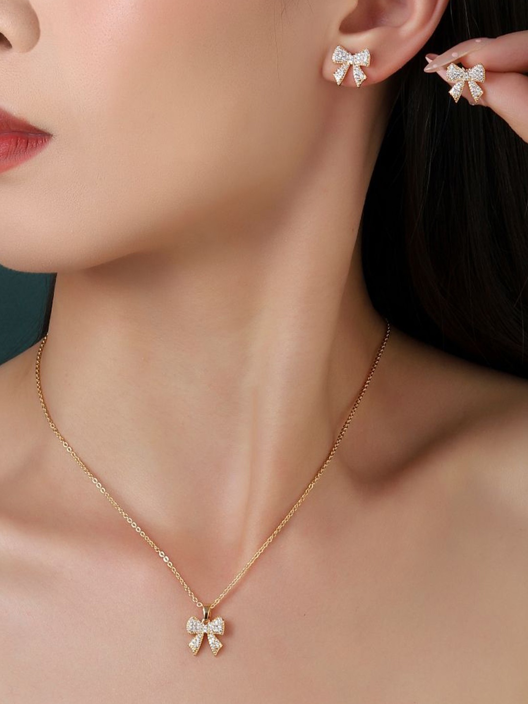 

SALTY Gold-Plated Stone-Studded Charming Bow Jewellery Set
