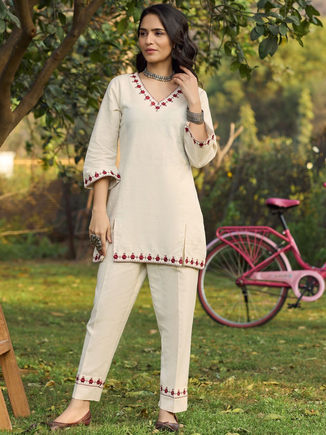 

WOMEN PLUS Embroidered Top With Trousers, White
