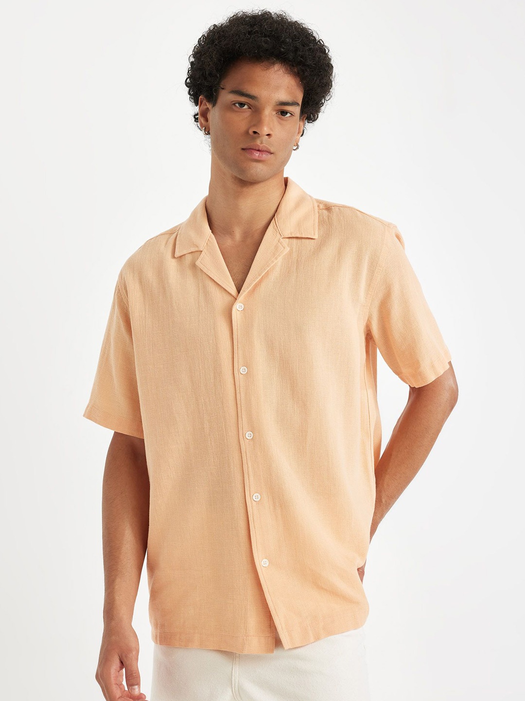 

DeFacto Men Opaque Casual Shirt, Na