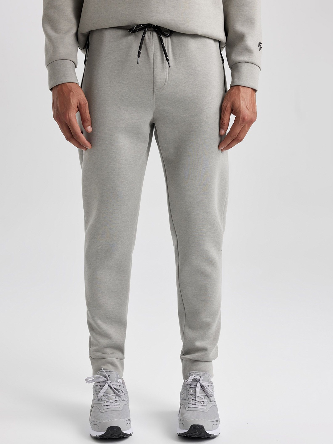 

DeFacto Men Mid-Rise Joggers, Grey