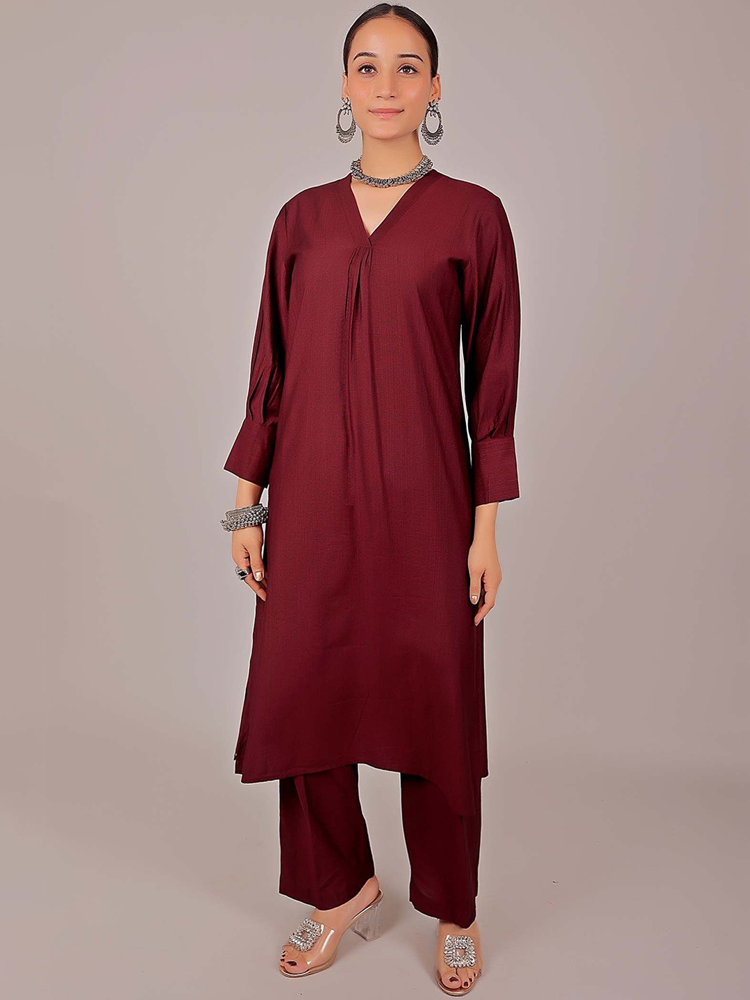 

BLUESAANCHI V-Neck Pakistani Style Kurta with Trousers, Maroon