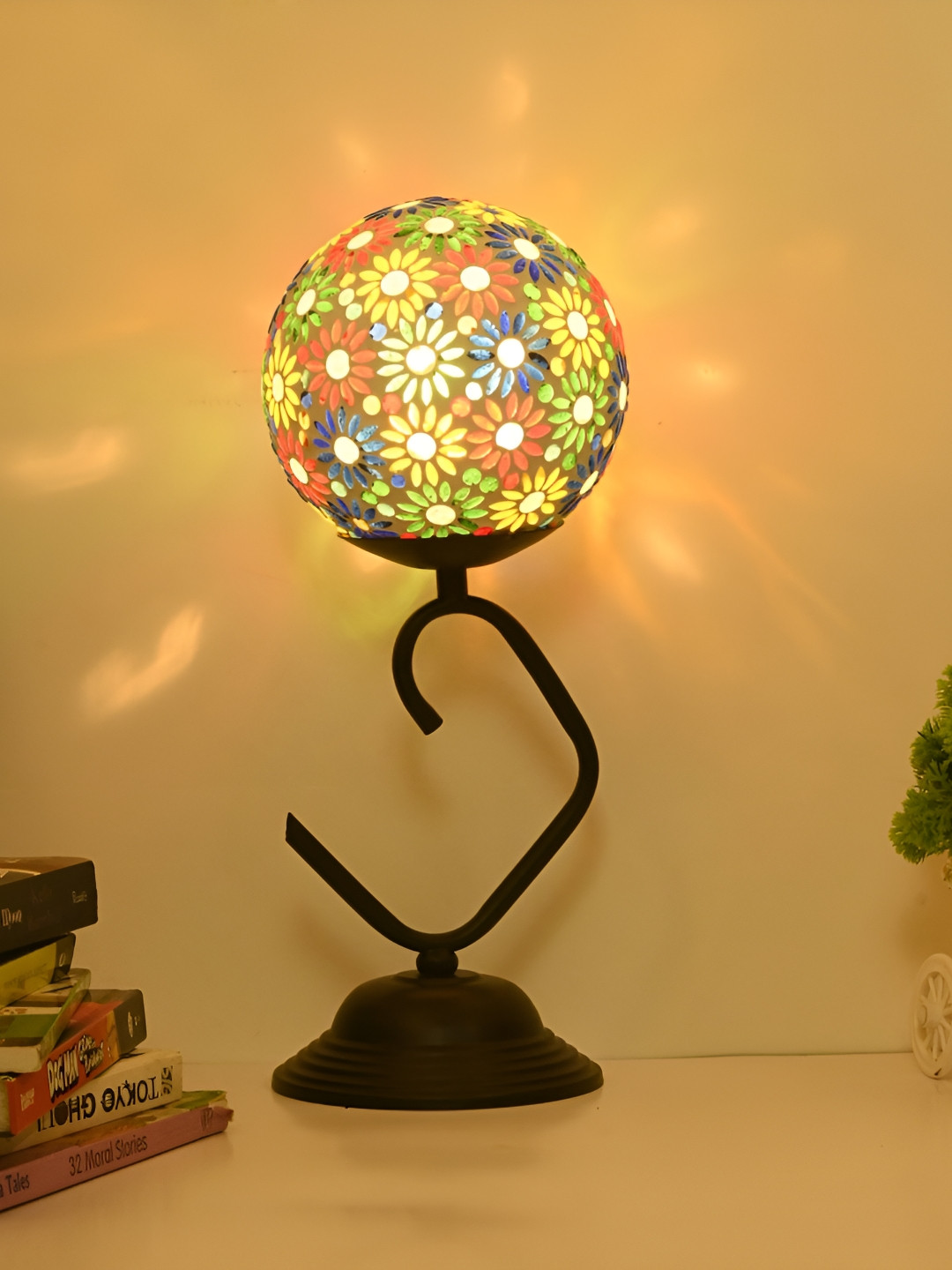 

Afast White & Green Textured Traditional Spherical Glass Table Lamp With Adjustable Cord