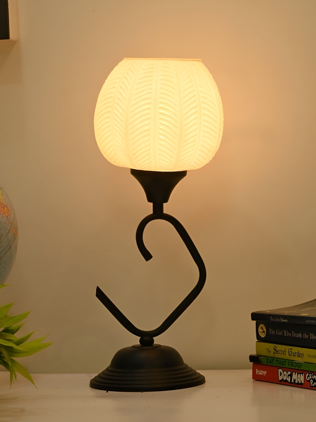 

Afast White & Black Textured Semi Spherical Glass Table Lamp With Adjustable Cord