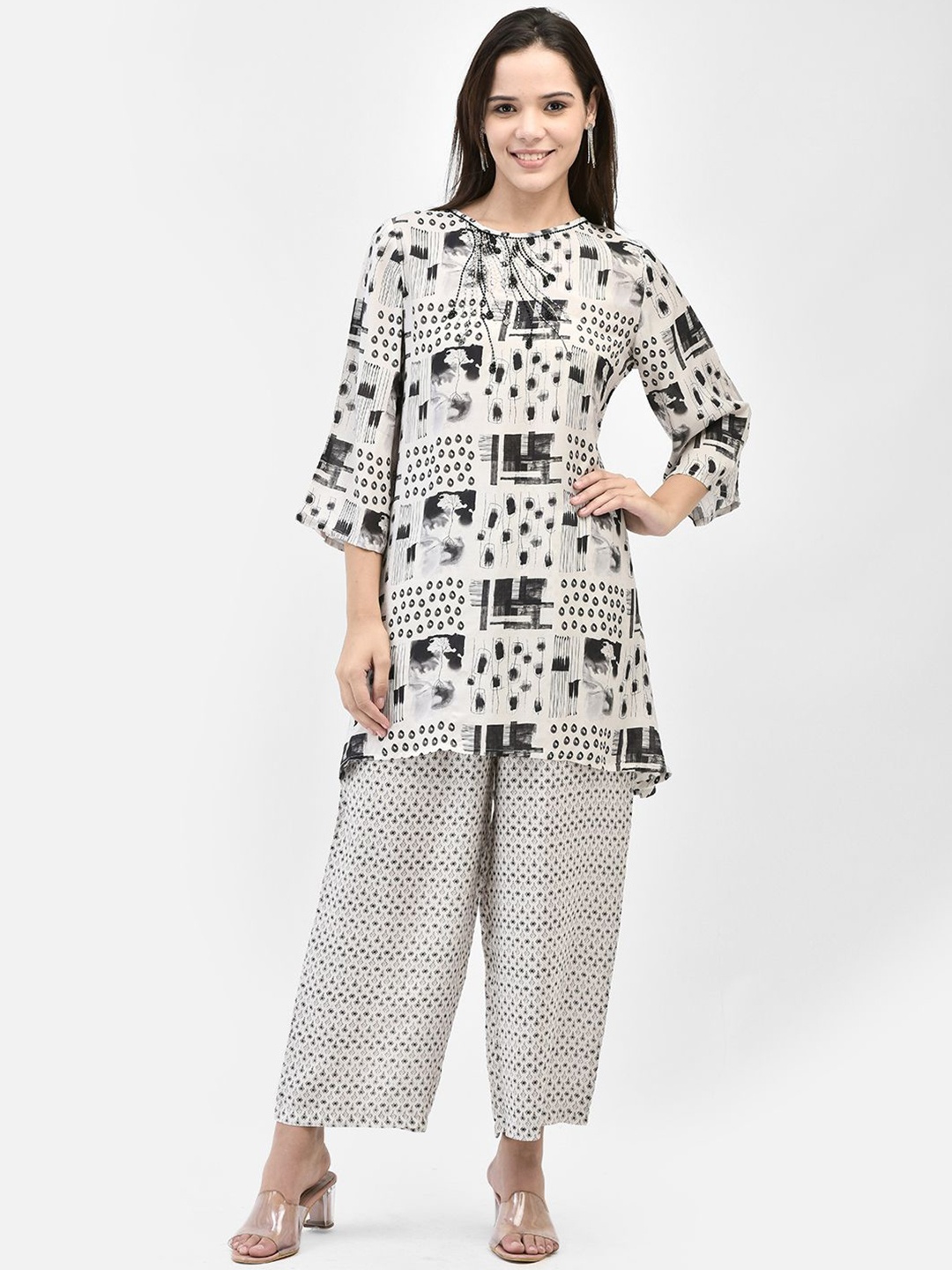

FUTURO Women Ethnic Motifs Printed Regular Kurta with Palazzos, Black