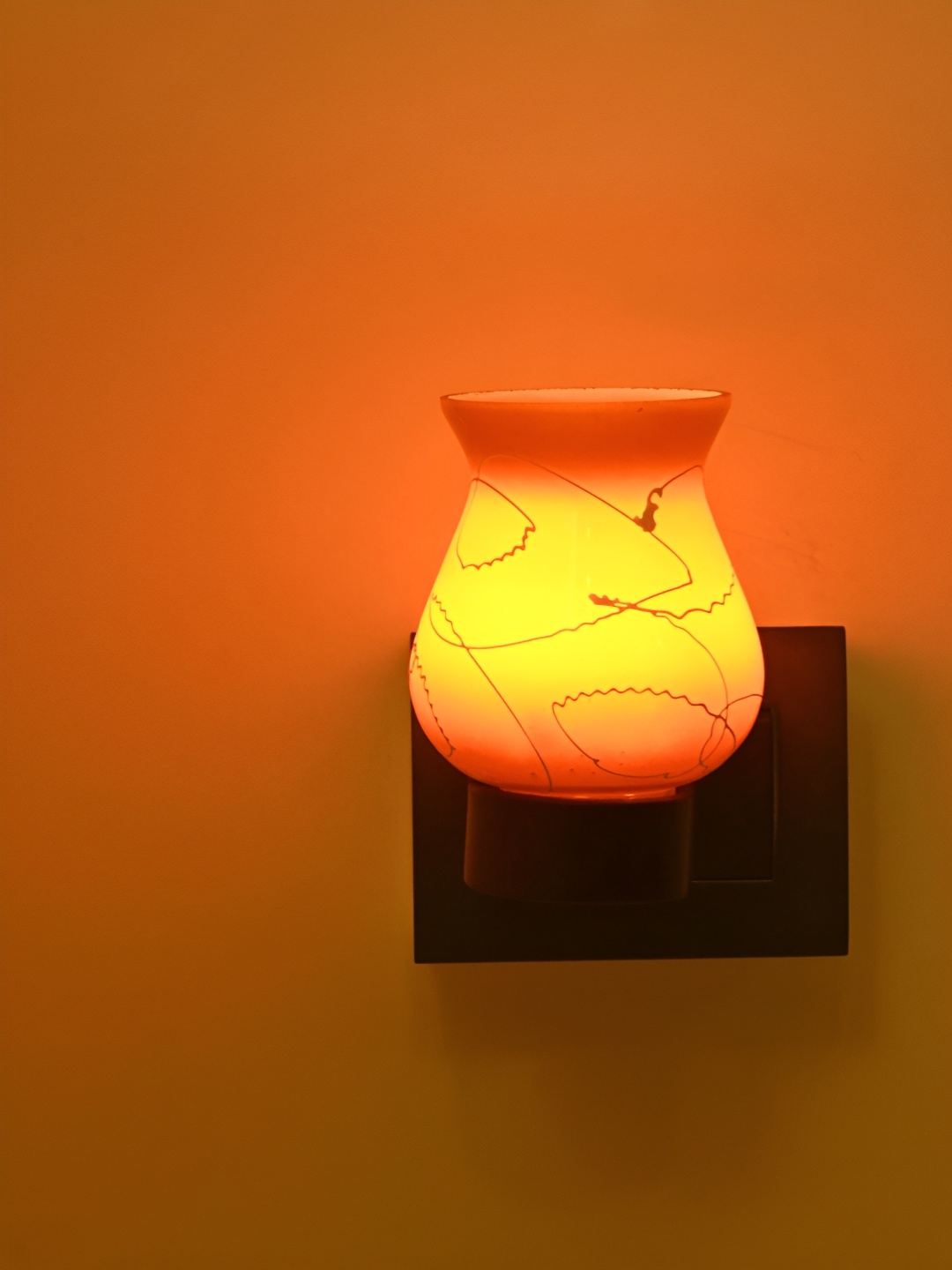 

Afast Orange Printed Glass Contemporary Shaped Wall Lamp