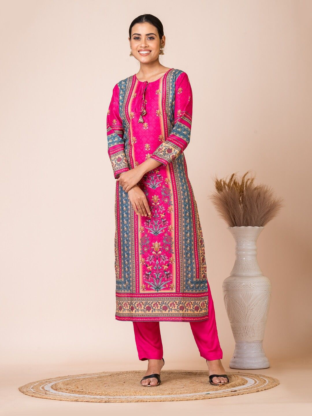 

SARSO Floral Printed Tie-Up Neck Straight Kurta, Magenta
