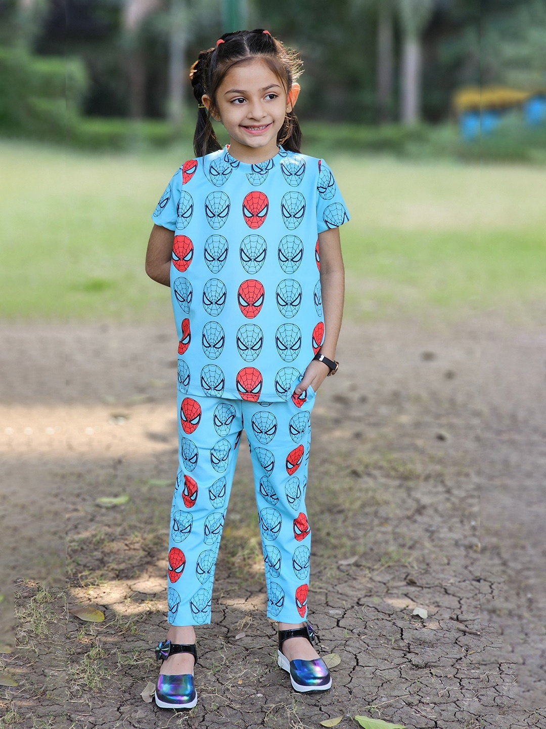 

Emblica Unisex Kids Printed T-shirt with Trousers, Blue