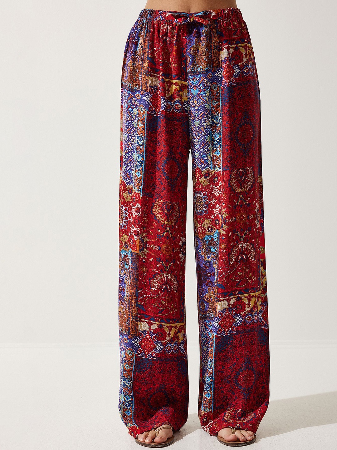

Happiness istanbul Women Printed High-Rise Trousers, Red