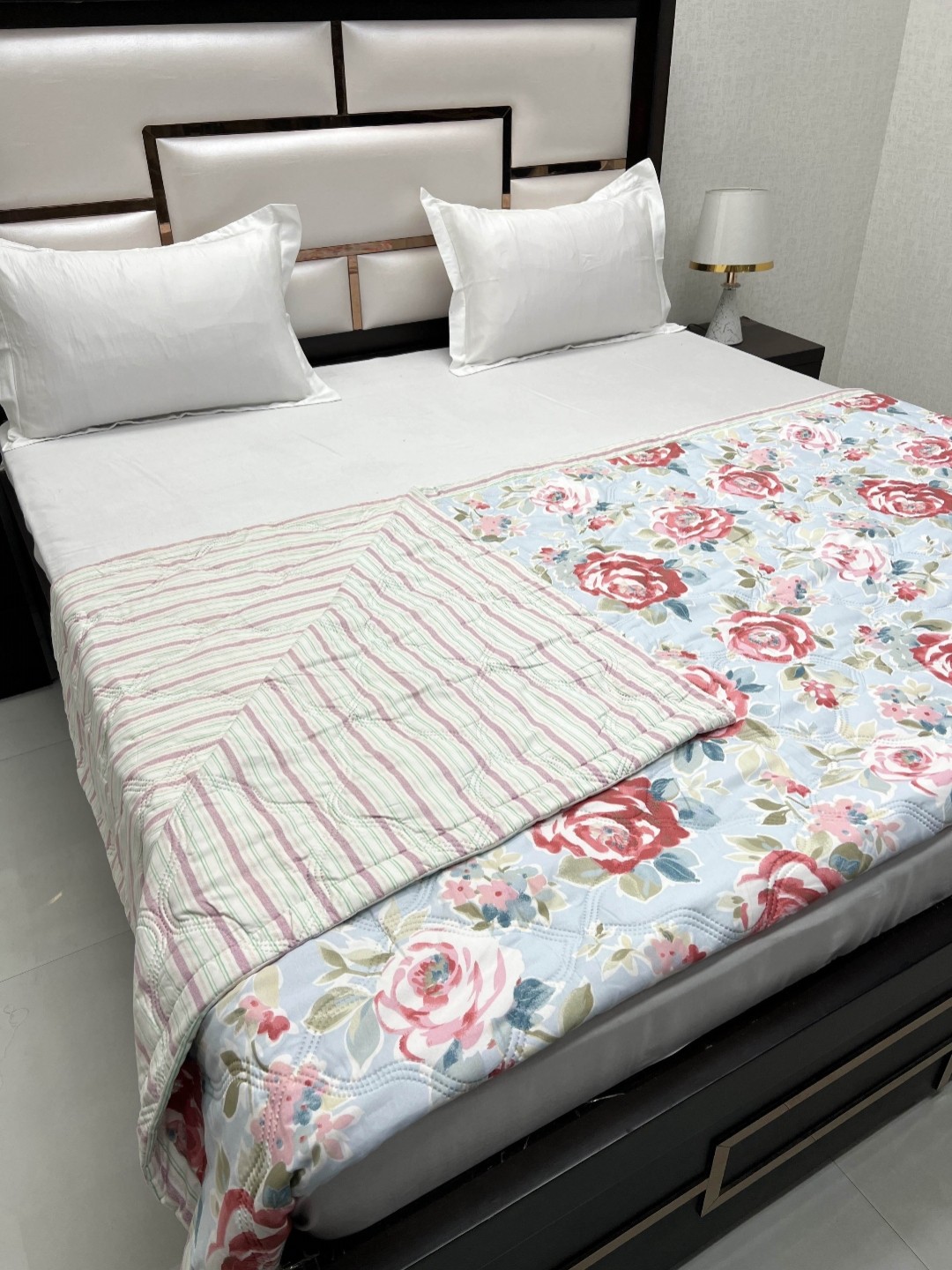 

Pure Decor Blue & Pink Floral Printed Reversible AC Room 233 GSM Double Bed Comforter