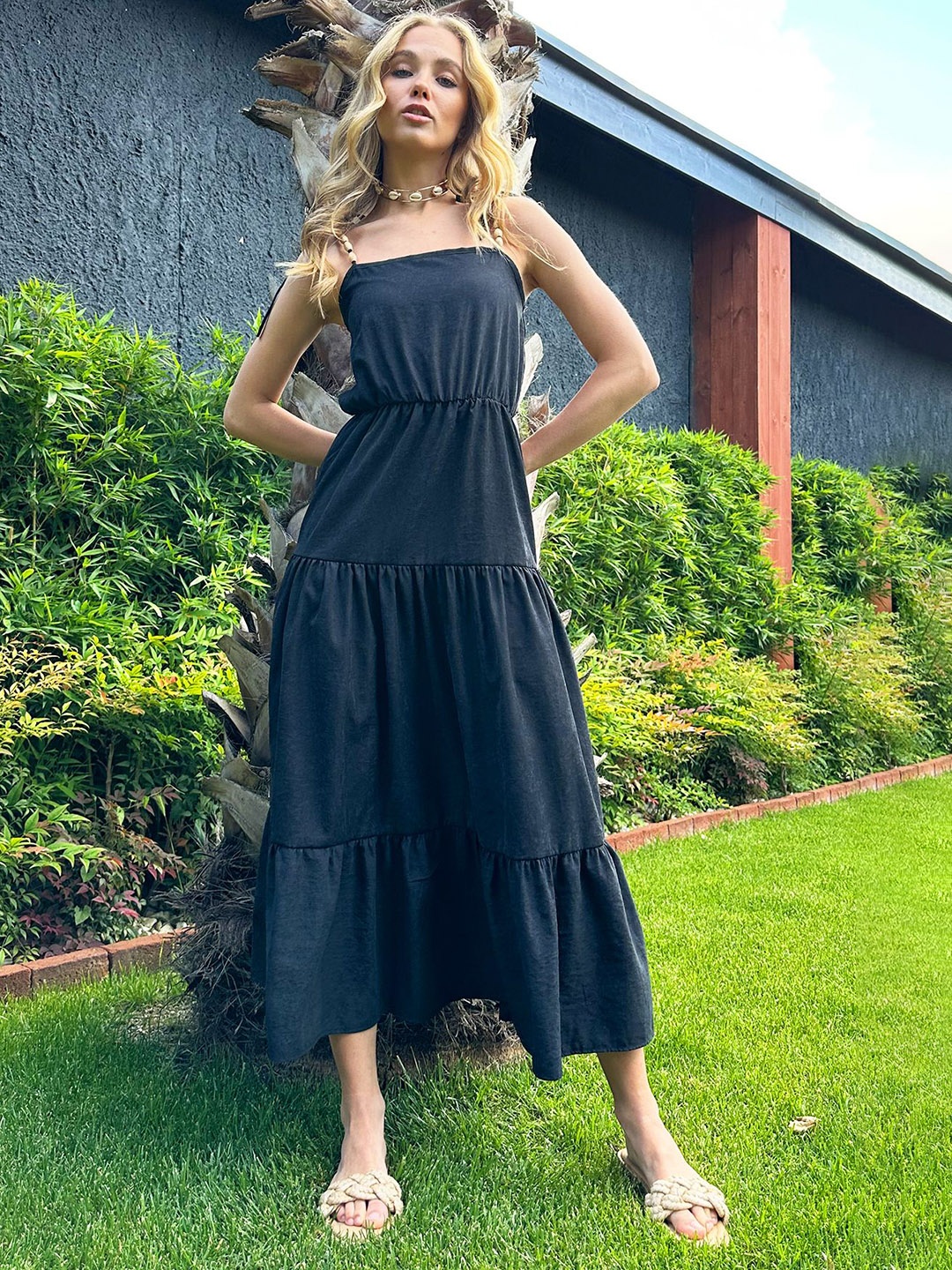 

Trend Alacati stili Beaded Shoulder Strap Midi Tiered Dress, Black