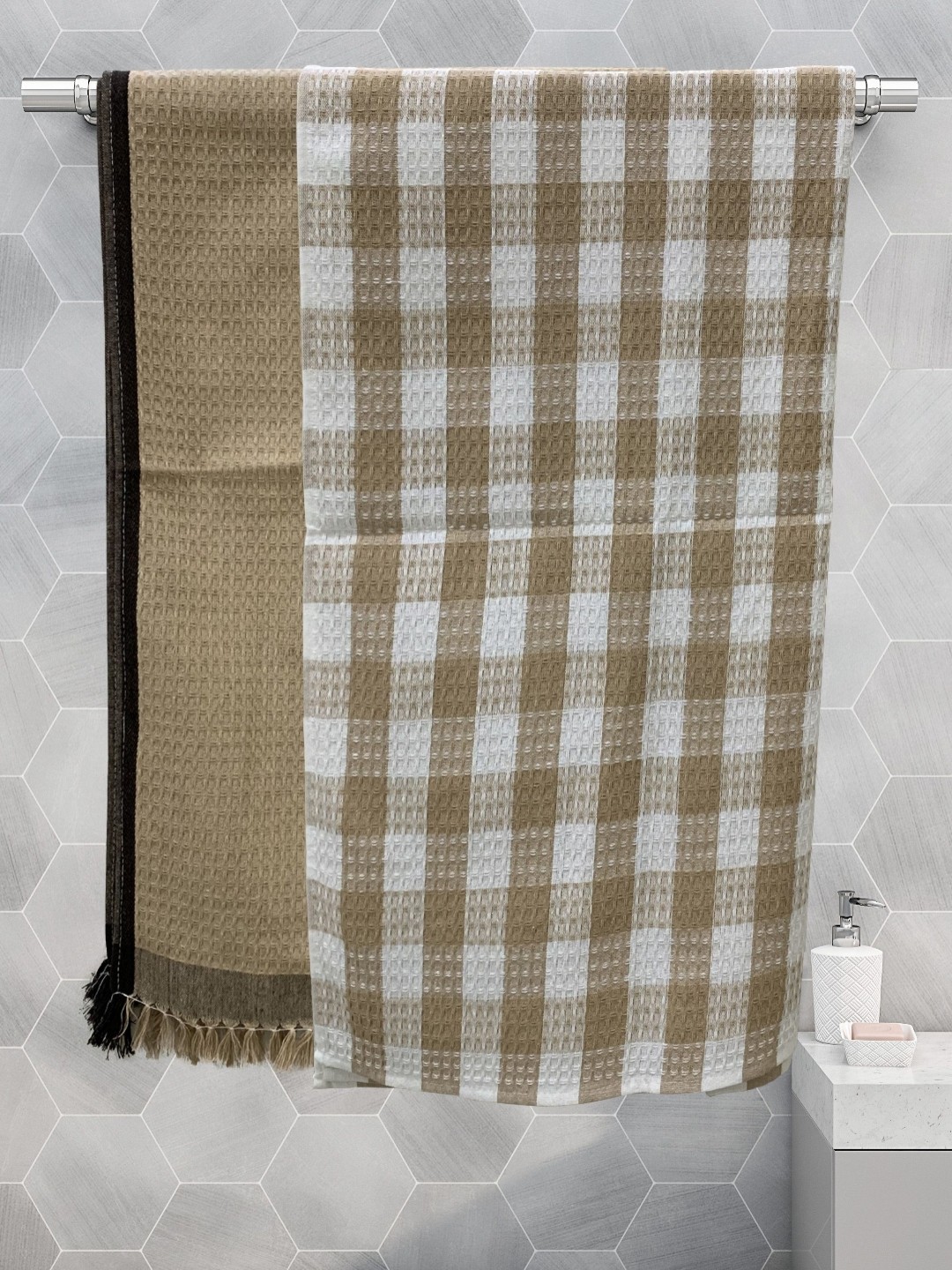 

Aura Beige & White 2 Pieces Checked Cotton 210 GSM Bath Towel