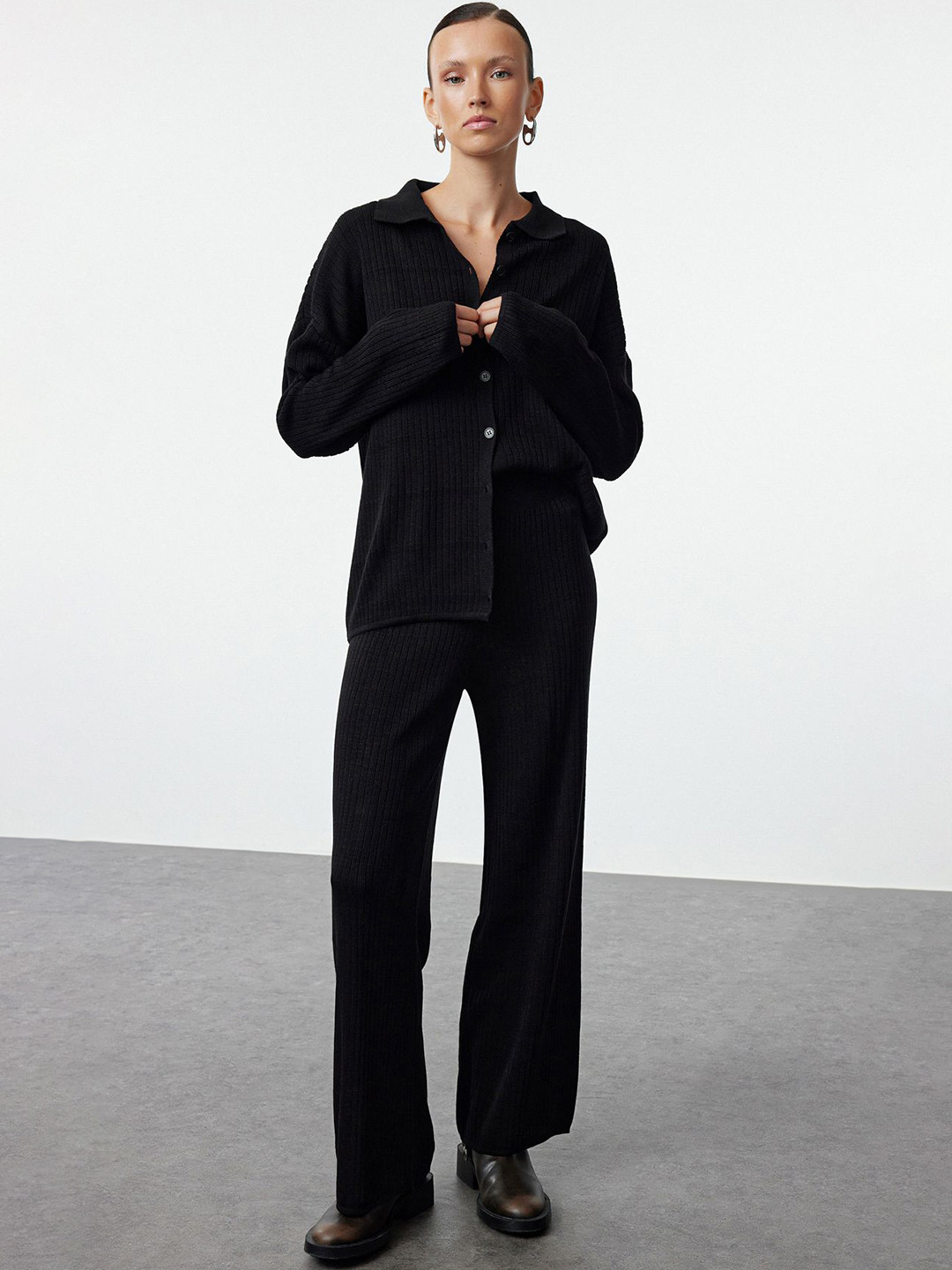 

Trendyol Ribbed Acrylic Sweater With Trousers, Black