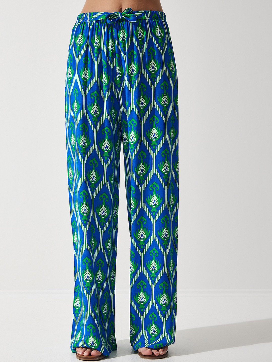 

Happiness istanbul Women Ethnic Motifs Printed Parallel Trousers, Blue