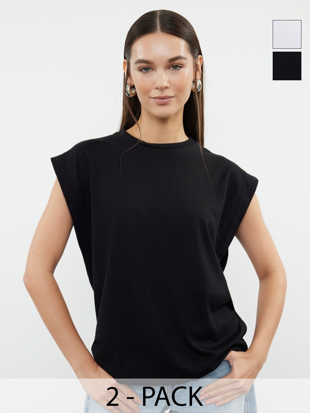 

Trendyol Women Pockets T-shirt, Na