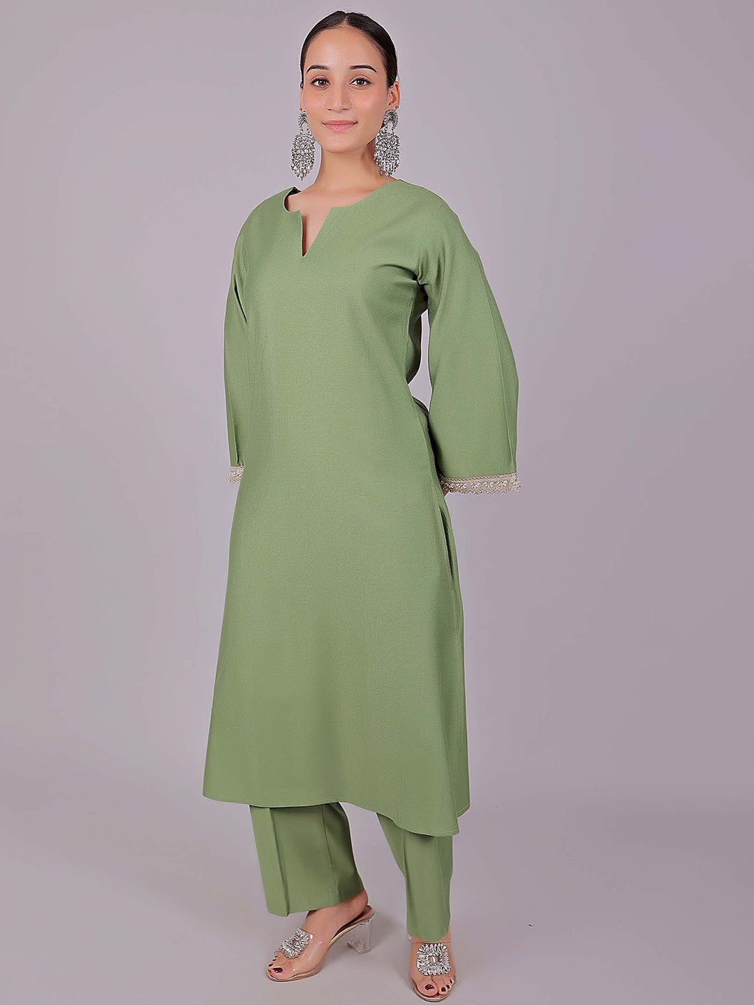 

BLUESAANCHI Notch Neck Pakistani Style Kurta with Trousers, Green