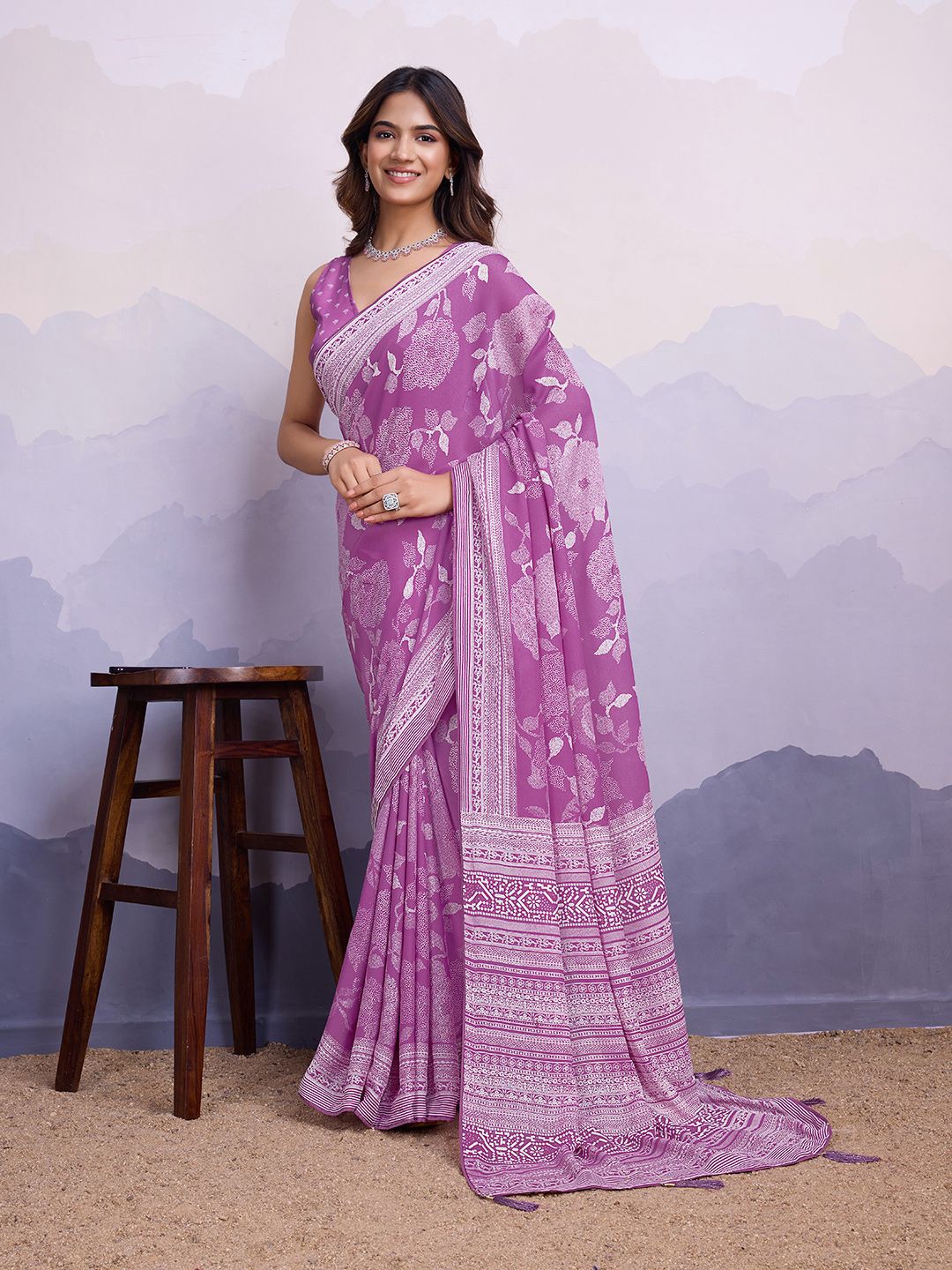 

Mitera Floral Pure Georgette Saree, Purple