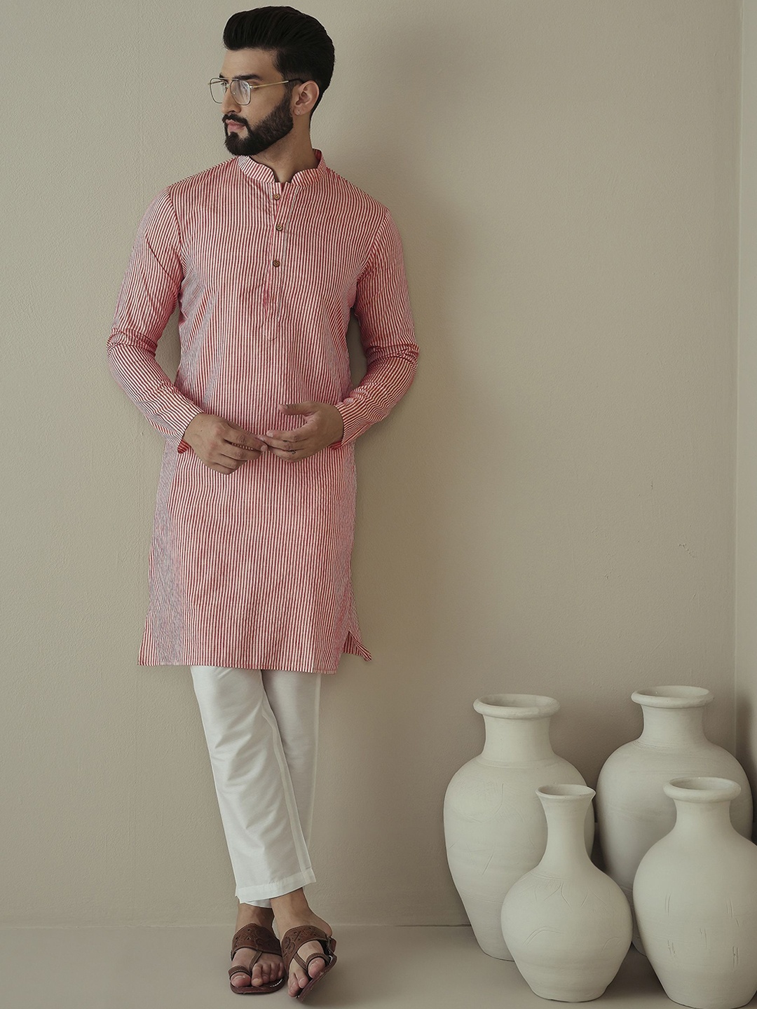 

Inddus Men Printed Kurta, Pink