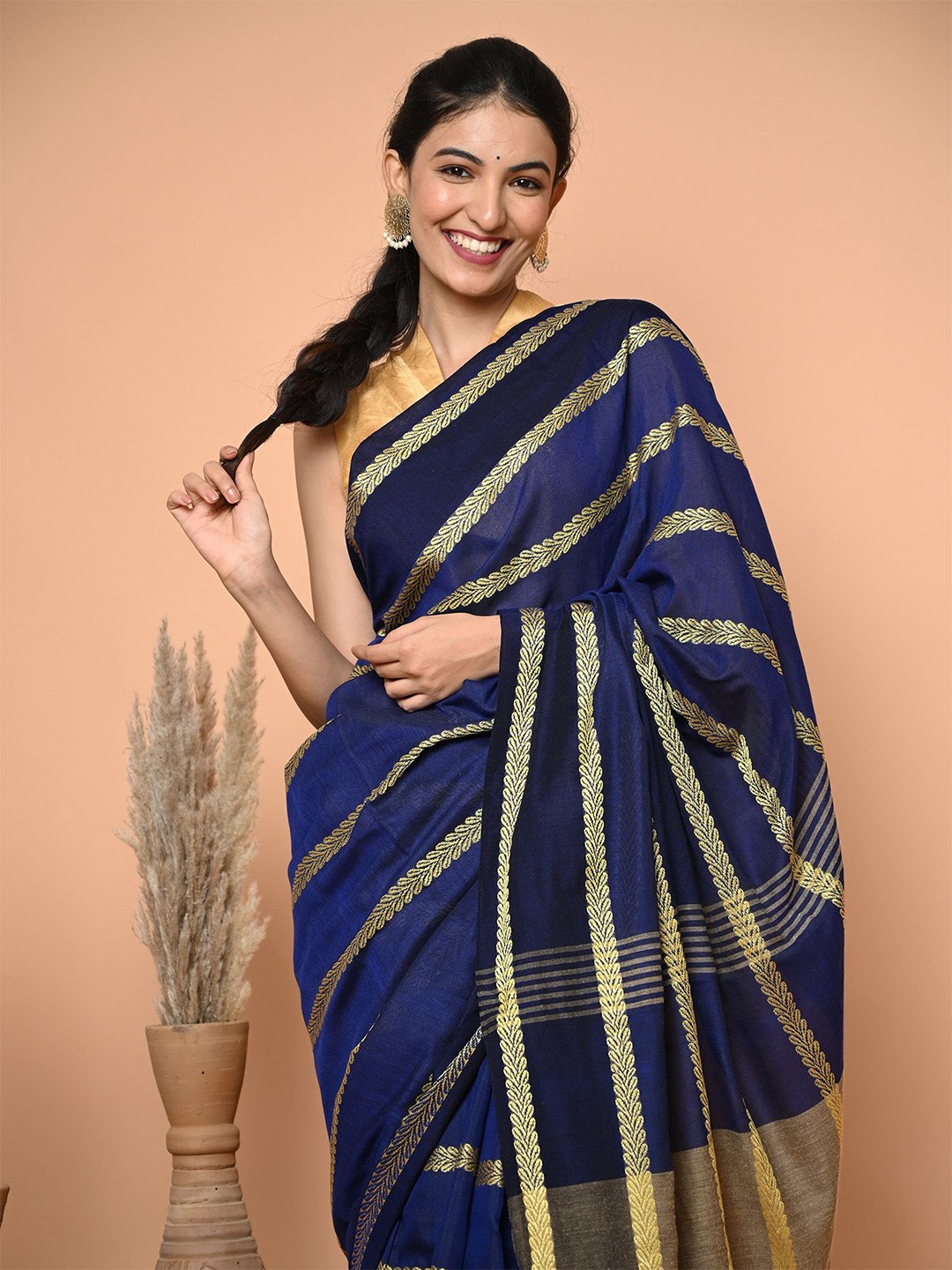 

BEATITUDE Striped Zari Pure Cotton Saree, Blue