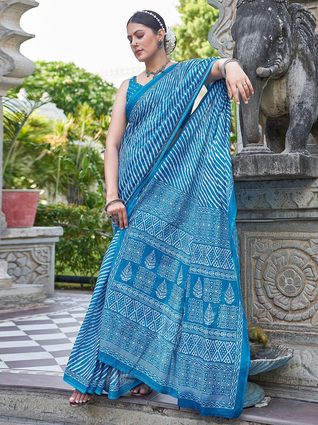

Satrani Batik Pure Cotton Saree, Blue