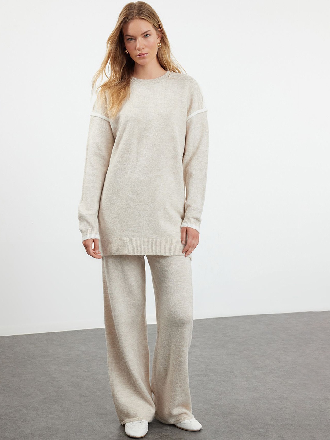 

Trendyol Pure Acrylic Longline Sweatshirt With Trouser, Off white