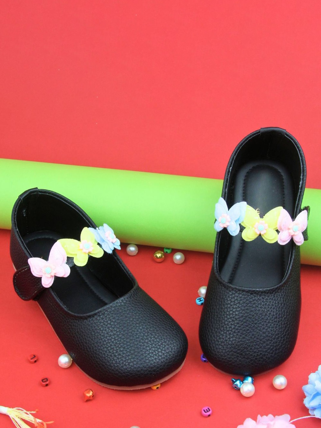 

NESKA MODA Girls Ballerinas Flats, Black