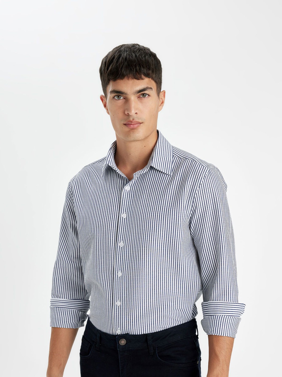 

DeFacto Men Opaque Striped Casual Shirt, Na