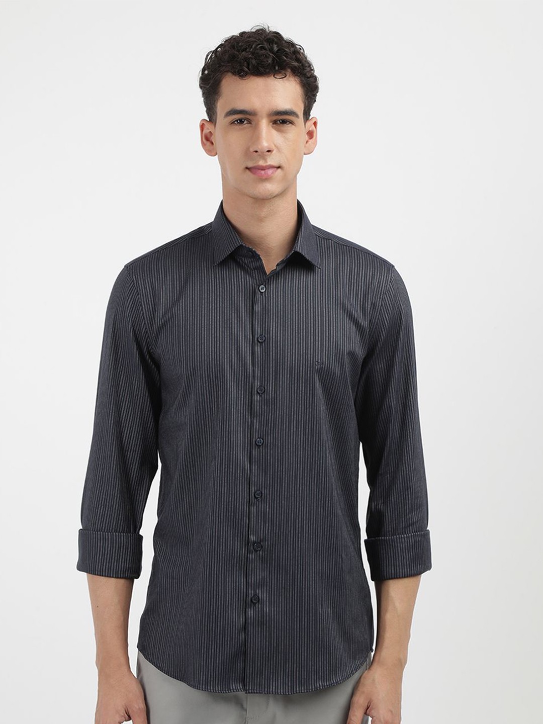 

Calvin Klein Jeans Men Opaque Striped Casual Shirt, Navy blue
