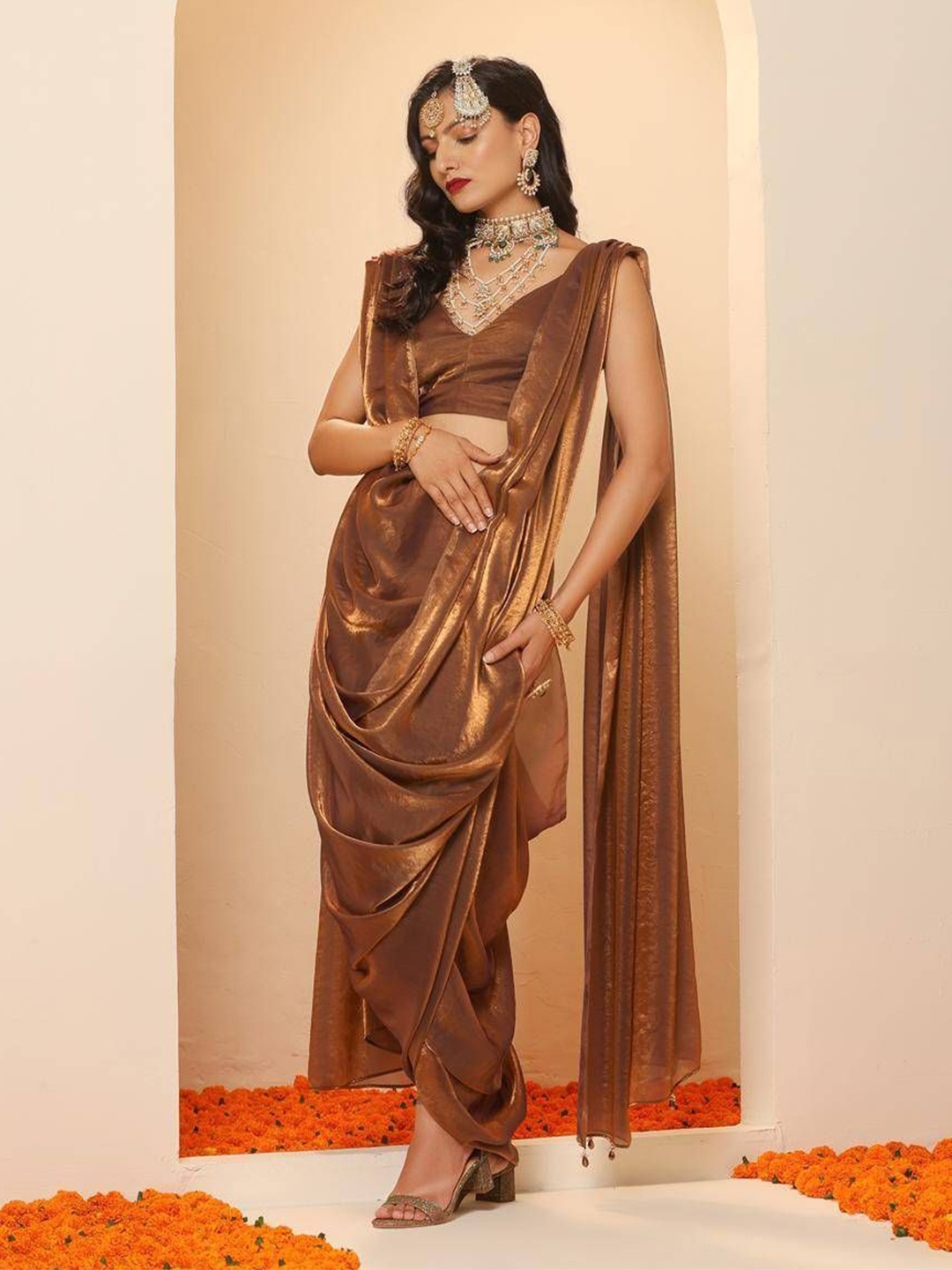 

Swtantra Satin Beads Saree with Blouse Fabric, Gold