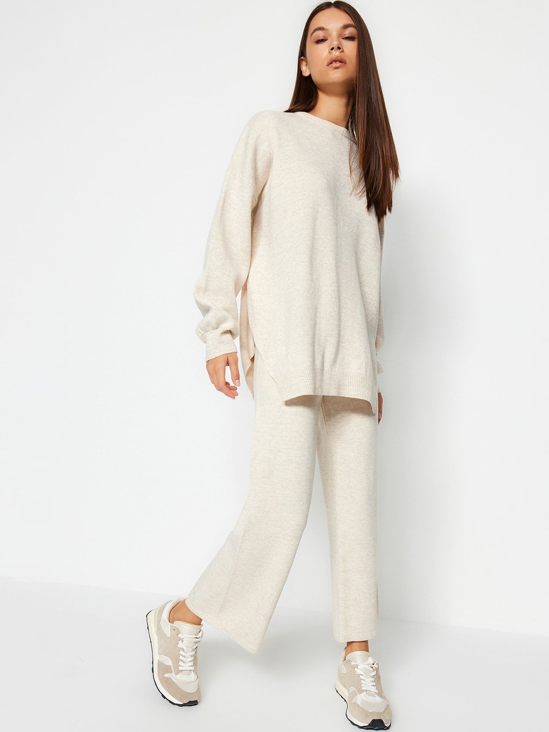 

Trendyol Round Neck Acrylic Sweater With Trousers, Beige