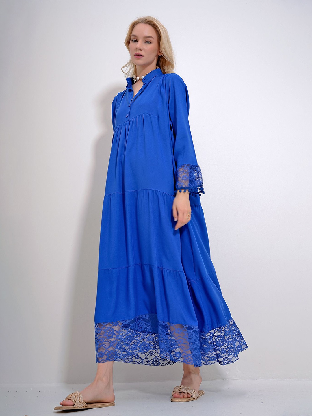 

Trend Alacati stili Women Mandarin Collar Bell Sleeve Maxi Dress, Blue