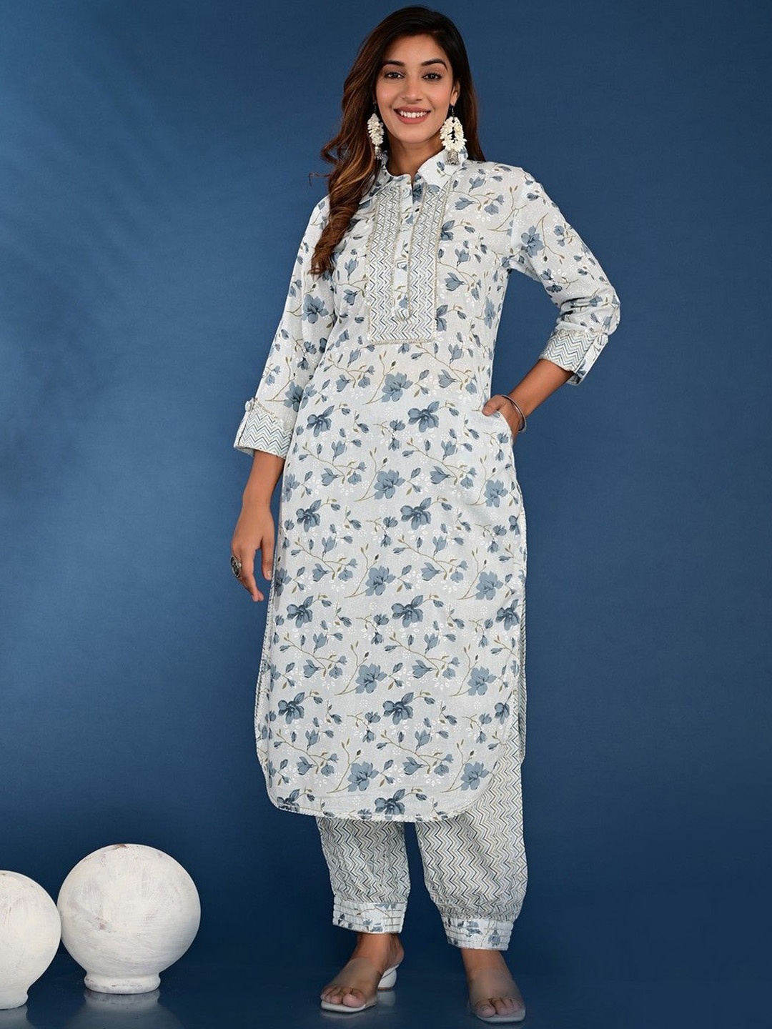 

PIDAVLIYA'S Women Floral Printed Regular Gotta Patti Pure Cotton Kurta with Trousers, White