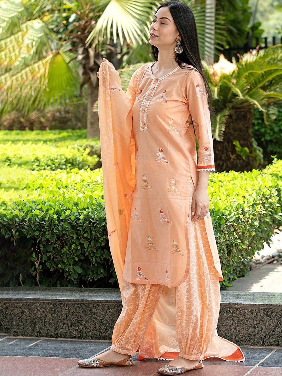 

GoSriKi Women Ethnic Motifs Printed Regular Kurta with Salwar & With Dupatta, Peach