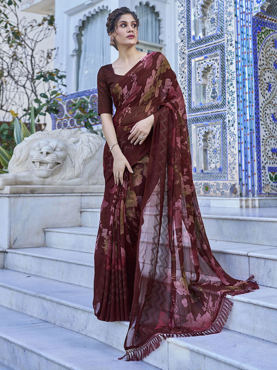 

Mitera Floral Sequinned Pure Georgette Saree, Maroon