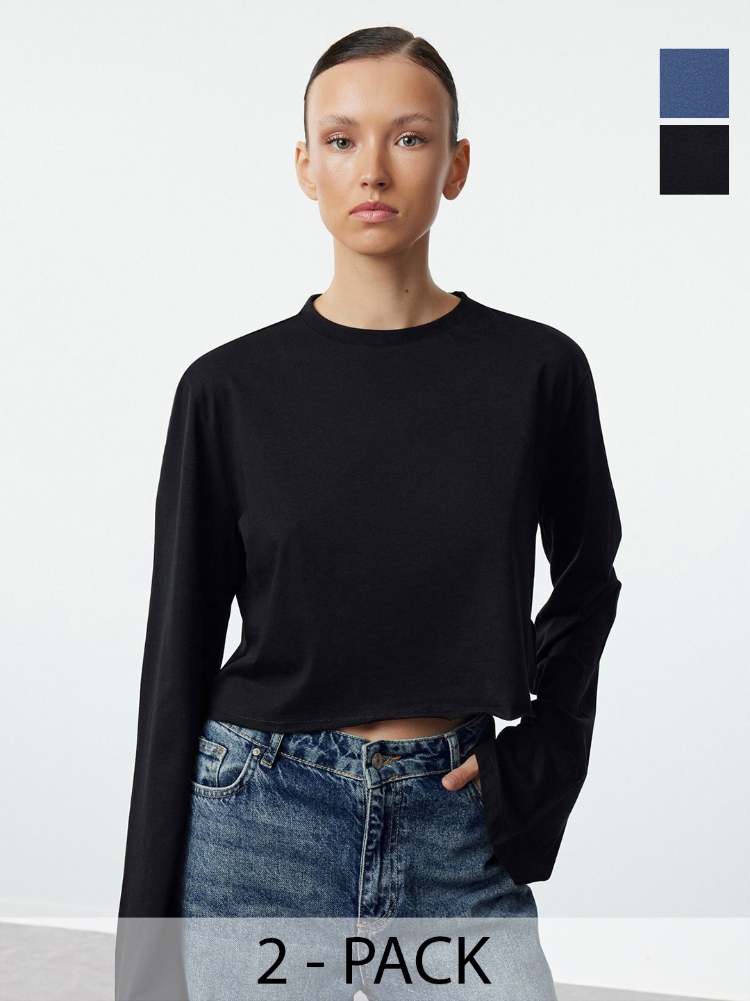 

Trendyol Women V-Neck Pockets T-shirt, Na