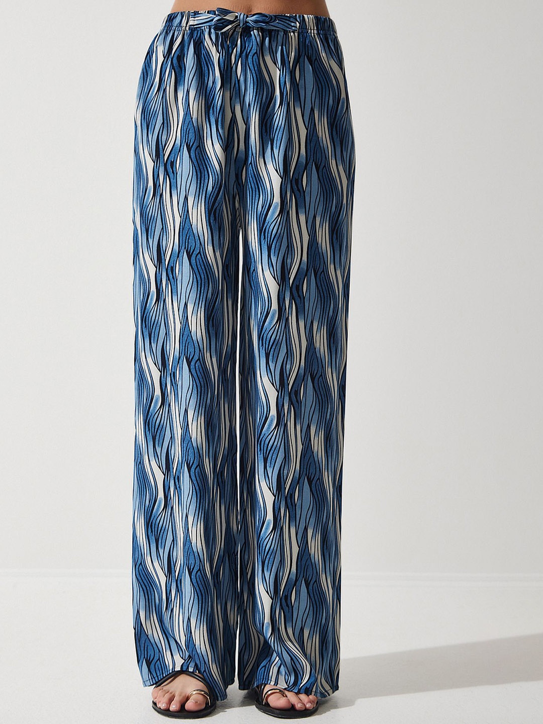 

Happiness istanbul Women Printed Trousers, Blue