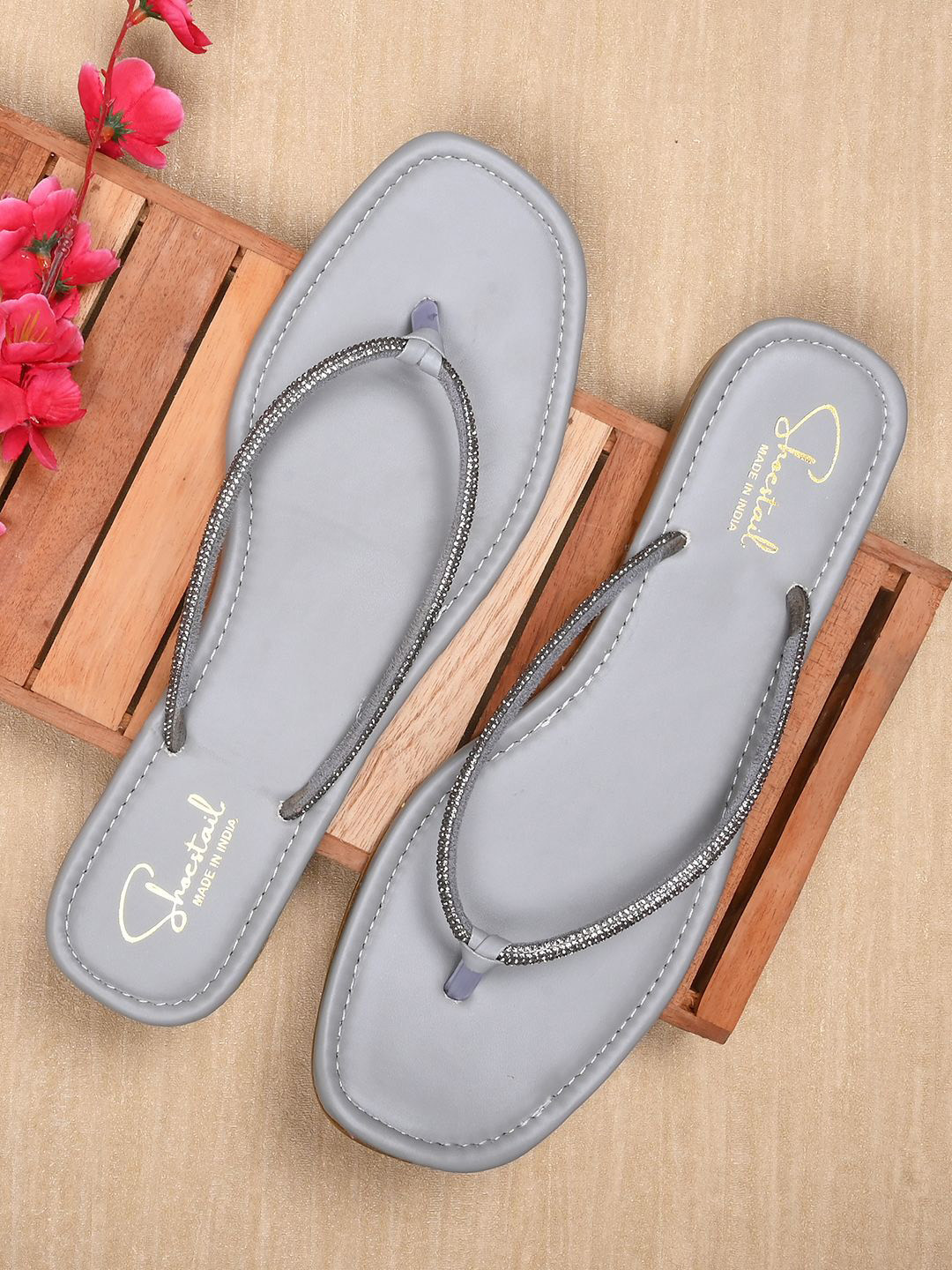 

Shoestail Women Open Toe Flats, Grey