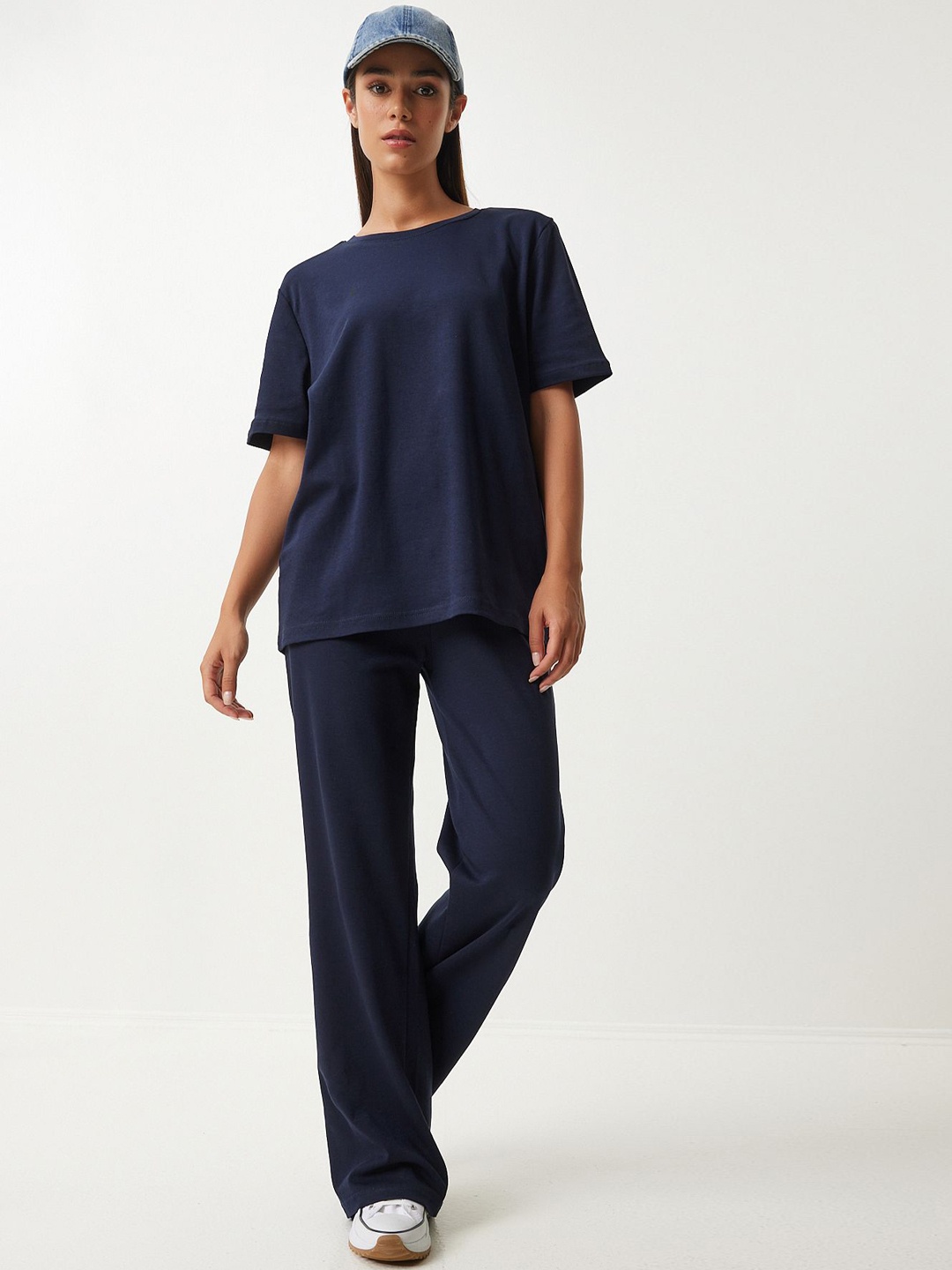 

Happiness istanbul Women Round Neck Pure Cotton Tracksuits, Blue
