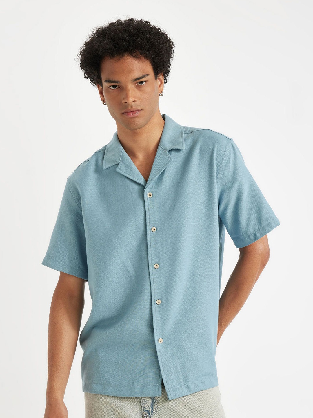 

DeFacto Men Opaque Casual Shirt, Na