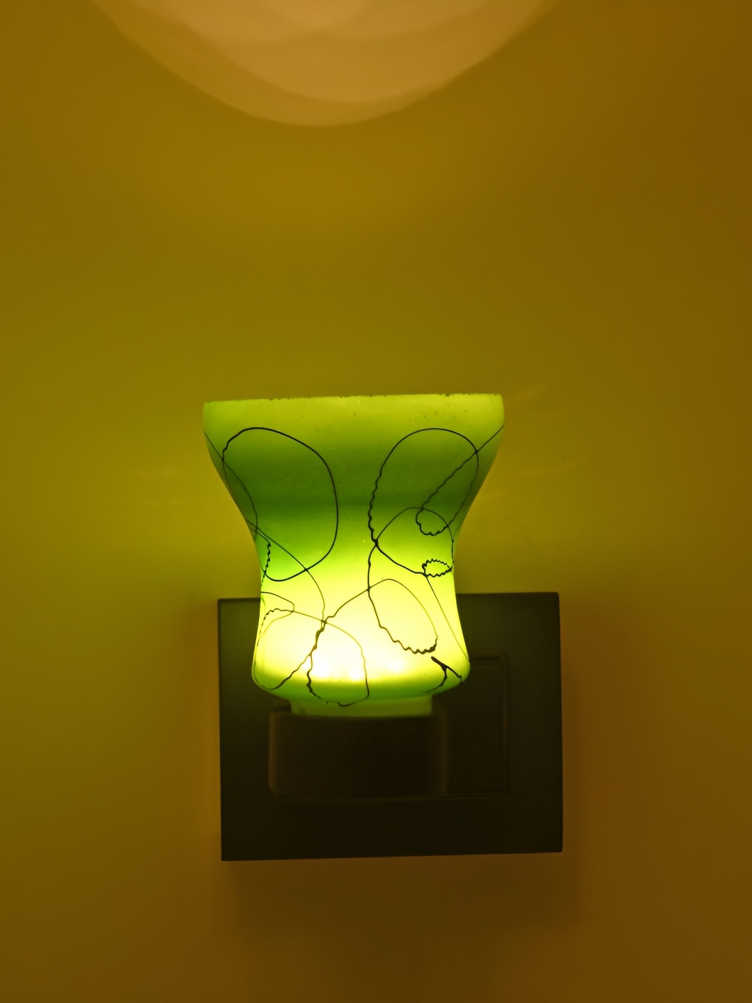 

Afast Green & Brown Glass Contemporary Cylindrical Shaped Wall Lamp